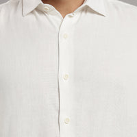 Cora Linen Shirt – collar and placket detail